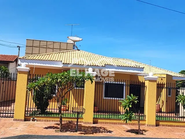 Casa com 608m² 3 quartos e 3 banheiros, à venda, no bairro Cidade Alta em Cuiabá