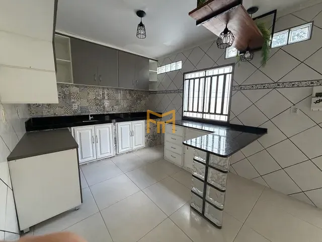 Casa 5 quartos e 4 banheiros, para alugar, no bairro Souza em Belém