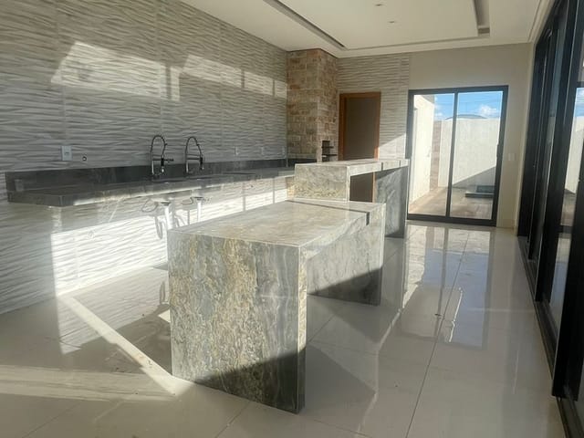 Foto do Casa - Casa à venda 3 Quartos, 3 Suites, 2 Vagas, 300M², Residencial Condomínio Jardim Veneza, Senador Canedo - GO | Condomínio Jardim Veneza | HOUSE & AVIATION IMOBILIÁRIA