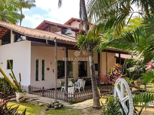 Casa com 4000m² 4 quartos e 6 banheiros, à venda, no bairro Quinta Mariana em Guapimirim