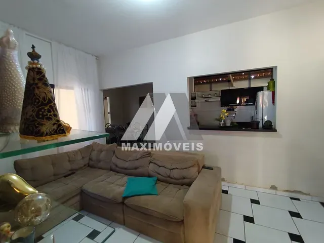 Casa com 180m² 2 quartos e 1 banheiro, à venda, no bairro São Francisco em Araçuaí