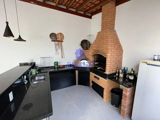 Casa com 250m² 3 quartos e 3 banheiros, à venda, no bairro Residencial Ouro Verde em Botucatu