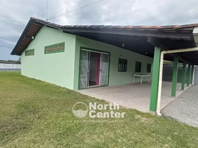 Casa 3 quartos e 2 banheiros, para alugar, no bairro Barra do Itapocu em Araquari