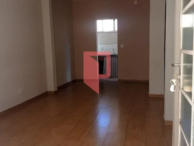 Casa com 80m² 2 quartos e 2 banheiros, para alugar, no bairro Alto Caiçaras em Belo Horizonte