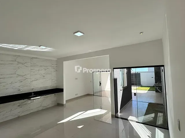 Casa com 200m² 3 quartos e 2 banheiros, à venda, no bairro Parque São João em Anápolis