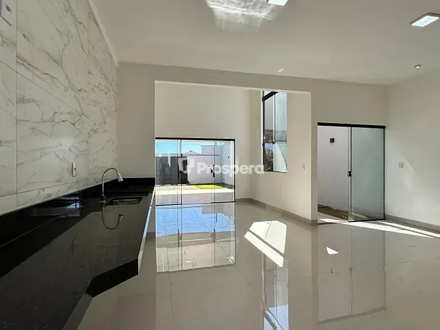 Casa com 200m² 3 quartos e 2 banheiros, à venda, no bairro Parque São João em Anápolis