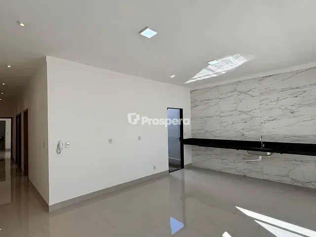 Casa com 200m² 3 quartos e 2 banheiros, à venda, no bairro Parque São João em Anápolis
