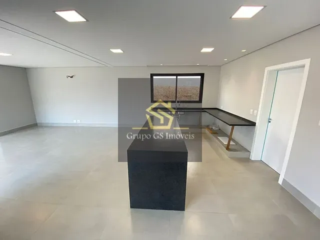 Casa com 800m² 3 quartos e 4 banheiros, à venda, no bairro Monte Alegre em Vinhedo