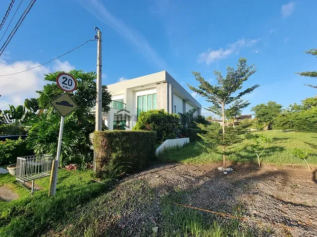 Casa com 450m² 4 quartos e 5 banheiros, à venda, no bairro Gravatá em Sairé
