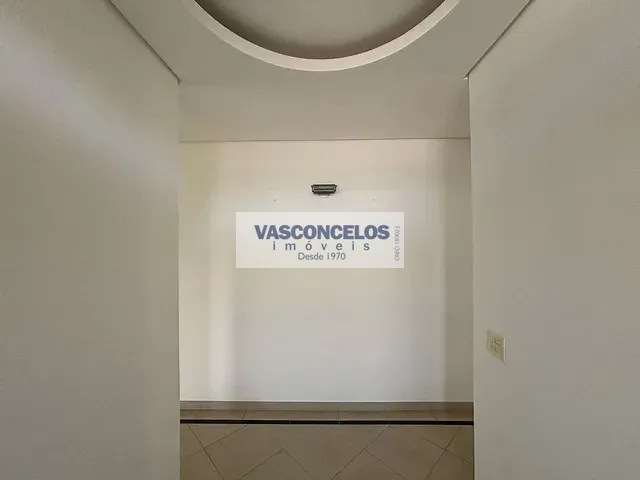 Casa com 490m² 5 quartos e 6 banheiros, à venda, no bairro Jardim das Colinas em São José dos Campos