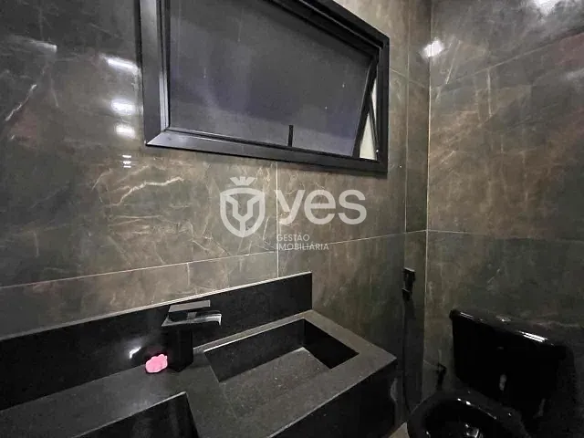 Casa com 450m² 3 quartos e 3 banheiros, à venda, no bairro Vila Silvéria em Araxá