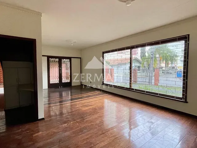 Casa com 462m², para alugar, no bairro Ponta Aguda em Blumenau