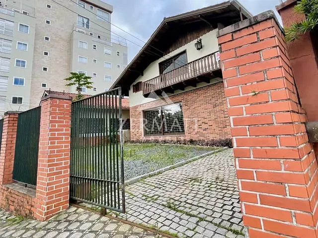 Casa com 462m², para alugar, no bairro Ponta Aguda em Blumenau