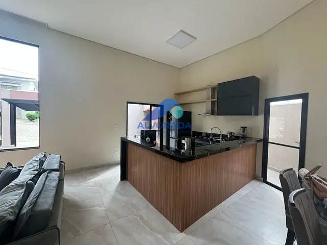 Casa com 191m² 3 quartos e 1 banheiro, à venda, no bairro Jardim Rodolfo em São José dos Campos