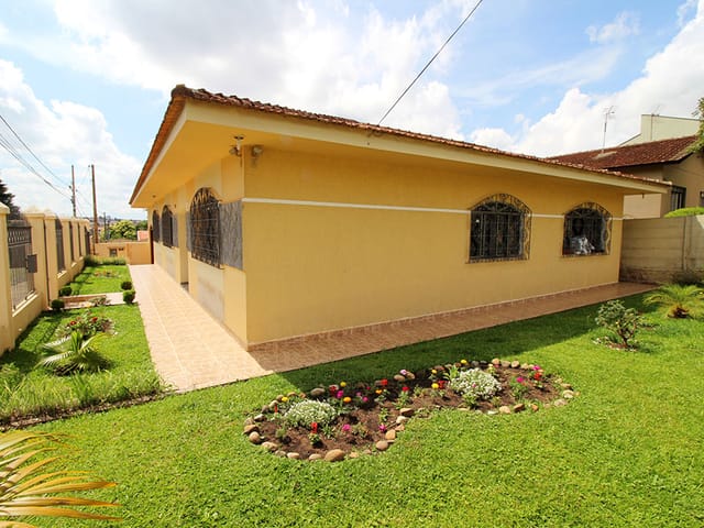 Casa com 298m² 3 quartos e 2 banheiros, à venda, no bairro Orfãs em Ponta Grossa