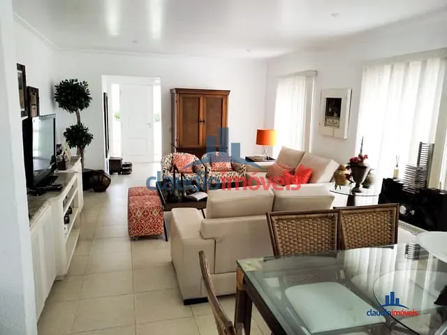 Casa 5 quartos e 4 banheiros, para alugar, no bairro Frade  em Angra dos Reis