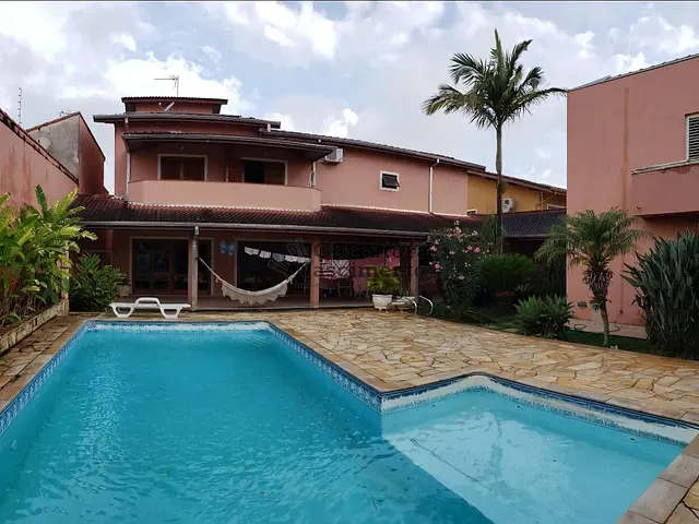 Casa com 800m² 4 quartos e 7 banheiros, à venda, no bairro Jardim Santa Maria em Jacareí