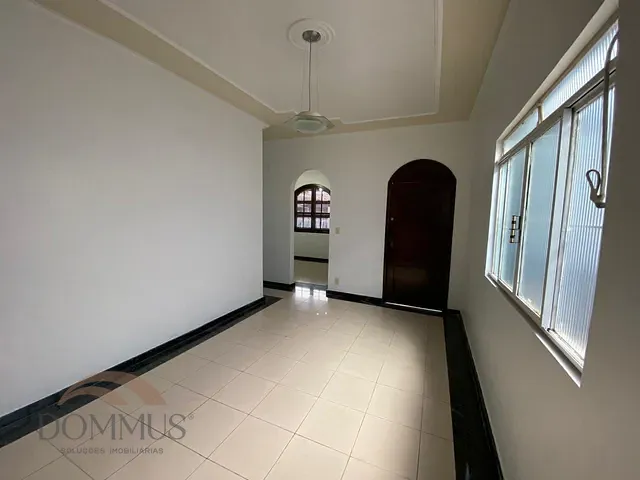 Casa com 342m² 4 quartos e 2 banheiros, à venda, no bairro Bom Retiro em Ipatinga