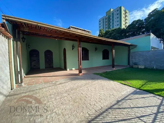 Casa com 342m² 4 quartos e 2 banheiros, à venda, no bairro Bom Retiro em Ipatinga