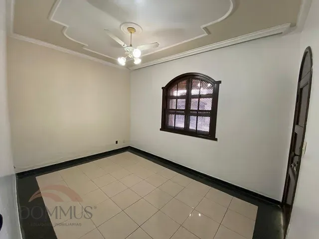 Casa com 342m² 4 quartos e 2 banheiros, à venda, no bairro Bom Retiro em Ipatinga