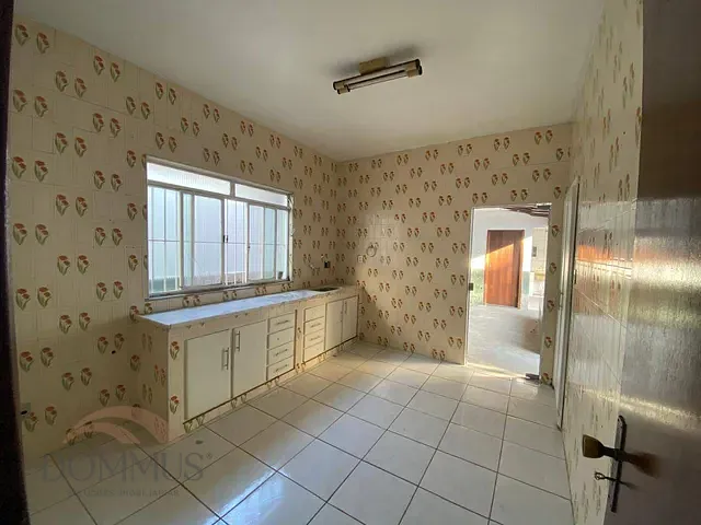 Casa com 342m² 4 quartos e 2 banheiros, à venda, no bairro Bom Retiro em Ipatinga