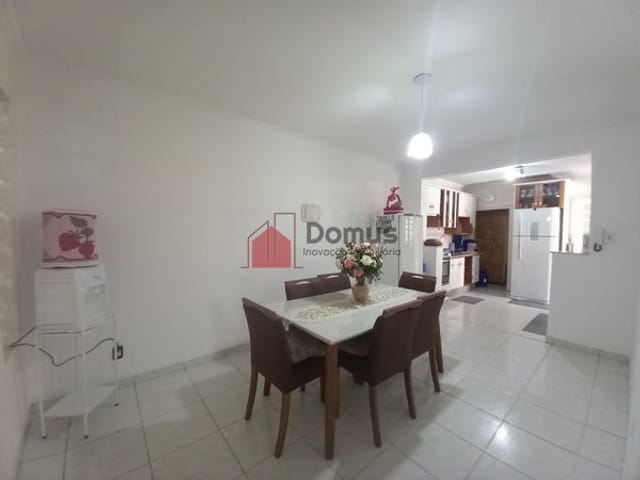 Casa com 250m², à venda, no bairro Parque Senhor do Bonfim em Taubaté