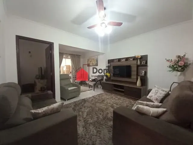 Casa com 250m², à venda, no bairro Parque Senhor do Bonfim em Taubaté