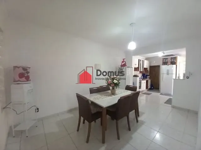 Casa com 250m², à venda, no bairro Parque Senhor do Bonfim em Taubaté