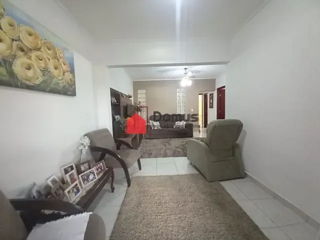 Casa com 250m², à venda, no bairro Parque Senhor do Bonfim em Taubaté