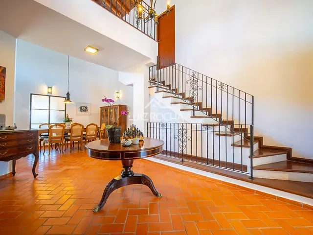 Casa com 1125m² 4 quartos e 4 banheiros, à venda, no bairro Palos Verdes em Cotia