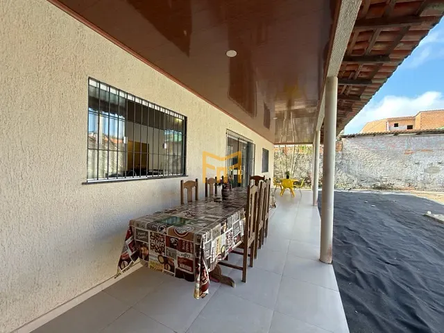 Casa 3 quartos e 2 banheiros, para alugar, no bairro Coqueiro em Belém