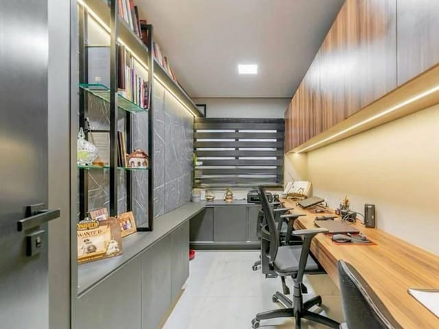 Casa com 293m² 4 quartos e 5 banheiros, à venda, no bairro Santa Cândida em Curitiba