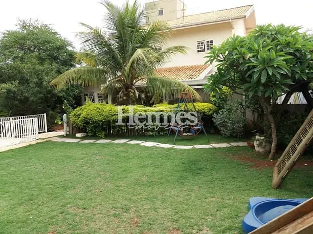 Casa com 1000m² 7 quartos e 5 banheiros, à venda ou para alugar, no bairro Santa Terezinha em Paulínia