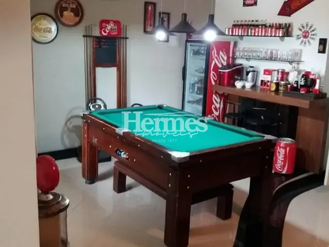 Casa com 1000m² 7 quartos e 5 banheiros, à venda ou para alugar, no bairro Santa Terezinha em Paulínia