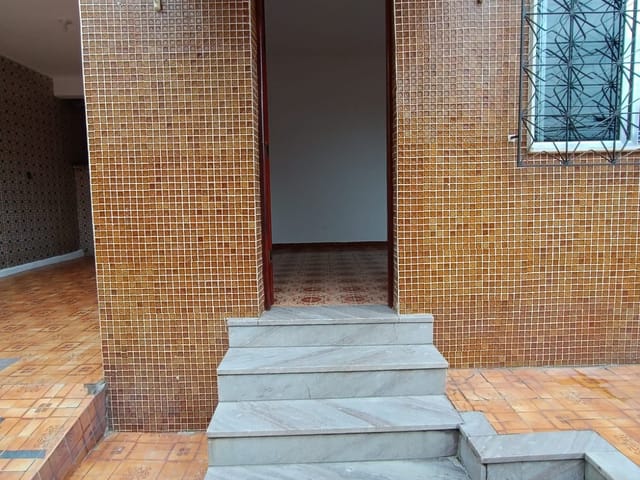 Foto do Casa - BENTO RIBEIRO - CASA DUPLEX - R$2.000 - VAGA NA GARAGEM, 3 QUARTOS, 2 BANHEIROS, SALAS DE ESTAR E JANTAR, COZINHA. | Hilmar