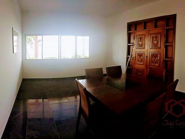 Casa com 1300m² 5 quartos e 4 banheiros, à venda, no bairro Santa Rosa em Cuiabá