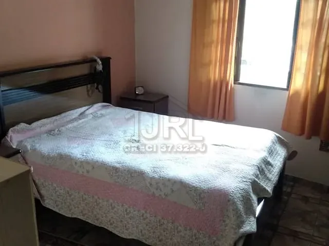 Casa com 300m² 2 quartos e 1 banheiro, à venda, no bairro Jardim Zaira em Mauá