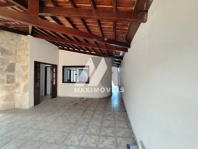 Casa com 360m² 4 quartos e 2 banheiros, à venda, no bairro Vila Magnólia em Araçuaí