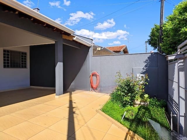 Casa com 251m² 5 quartos e 4 banheiros, à venda, no bairro Vila Atalaia em Cambé