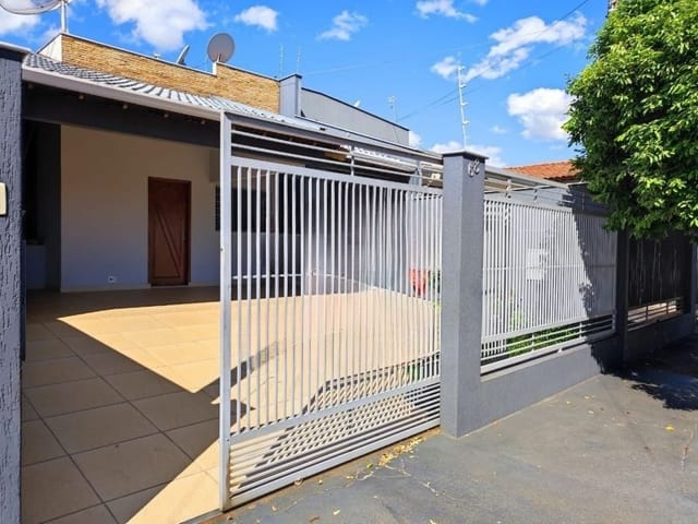 Casa com 251m² 5 quartos e 4 banheiros, à venda, no bairro Vila Atalaia em Cambé