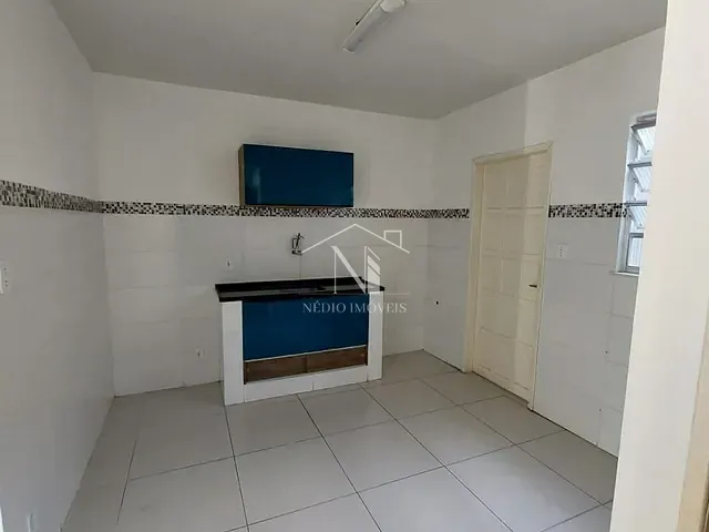 Casa 2 quartos e 1 banheiro, para alugar, no bairro Centro em Maricá