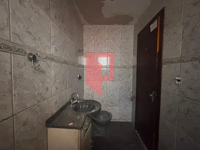 Casa 2 quartos e 1 banheiro, à venda, no bairro Parque Xangri-Lá em Contagem