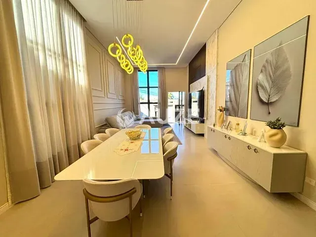 Casa com 234m² 3 quartos e 4 banheiros, à venda, no bairro Uberaba em Curitiba