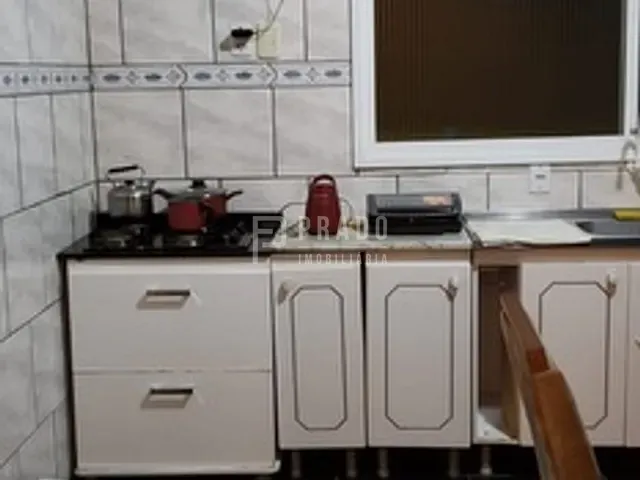 Casa com 450m² 4 quartos e 2 banheiros, à venda, no bairro Areal em Pelotas