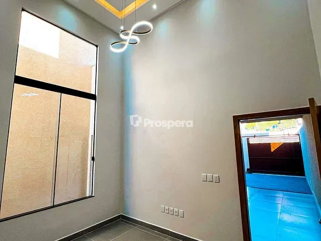 Casa com 220m² 3 quartos e 2 banheiros, à venda, no bairro Jóquei Club em Anápolis