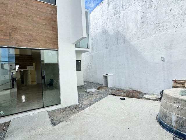 Casa 3 quartos e 2 banheiros, à venda, no bairro Jardim Bela Vista em Rio das Ostras