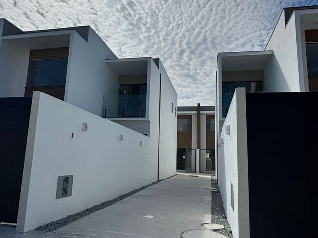 Casa 3 quartos e 2 banheiros, à venda, no bairro Jardim Bela Vista em Rio das Ostras