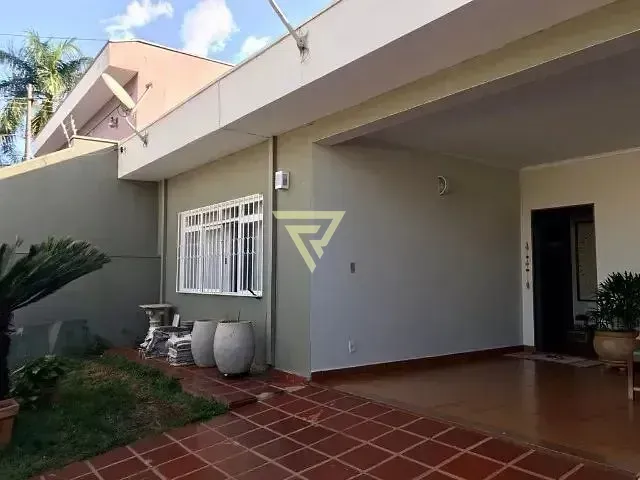 Casa com 250m² 3 quartos e 3 banheiros, à venda, no bairro Jardim São Luiz em Ribeirão Preto