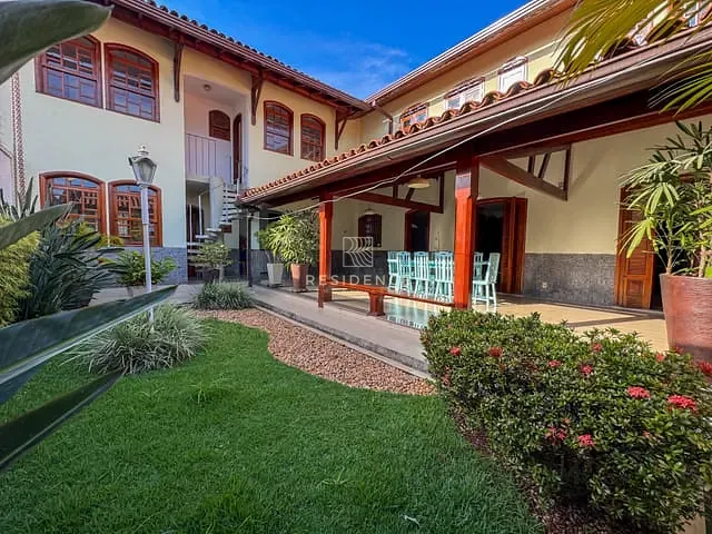 Casa com 383m² 4 quartos e 5 banheiros, à venda, no bairro Jardim Amália em Volta Redonda