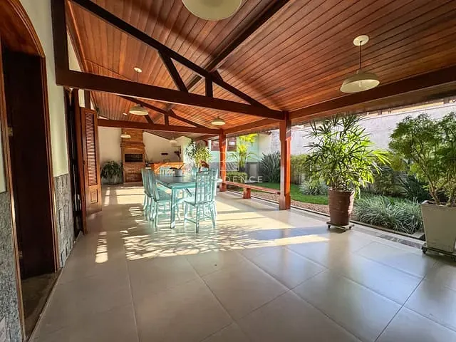 Casa com 383m² 4 quartos e 5 banheiros, à venda, no bairro Jardim Amália em Volta Redonda